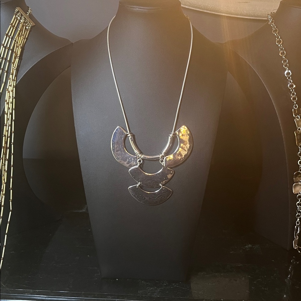 #0140.  Chico’s Convertible Silver Statement Necklace